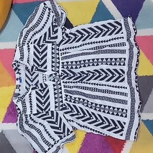 Old Navy shirt/ top size Large black and white